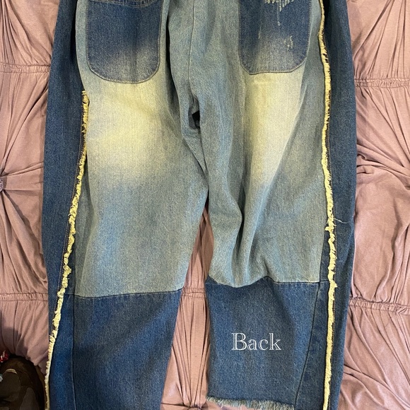 Low-slung, slouchy with Zip fly, button close, back elastic band, handdistressed - Picture 3 of 10